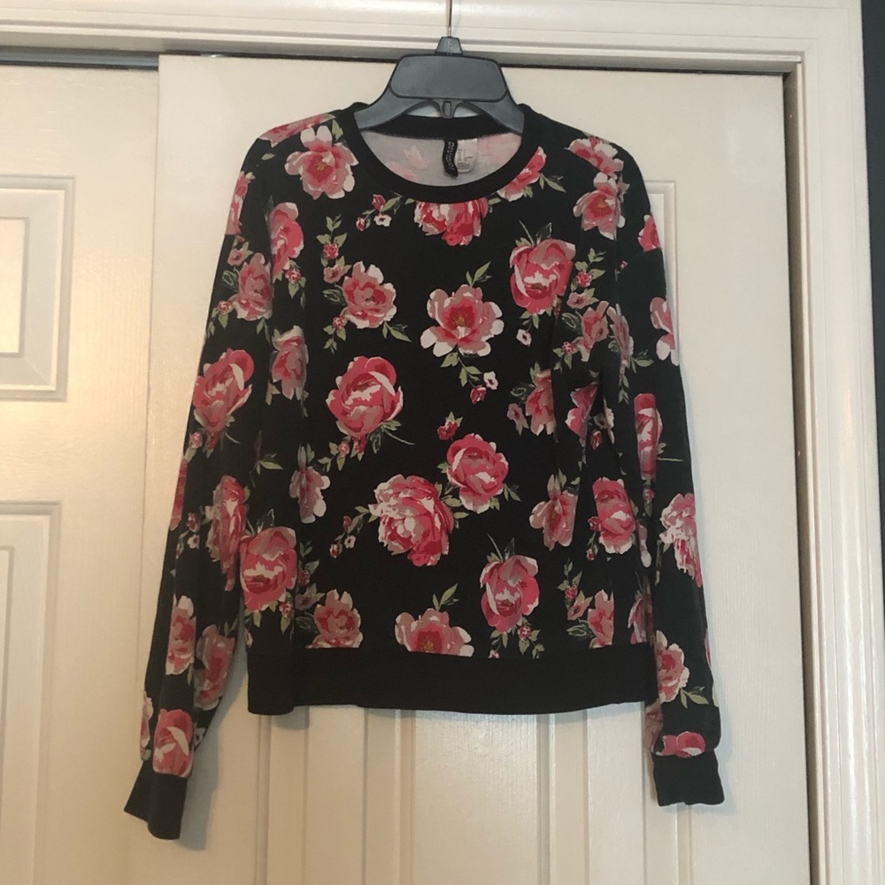 Divided Long-Sleeved Top